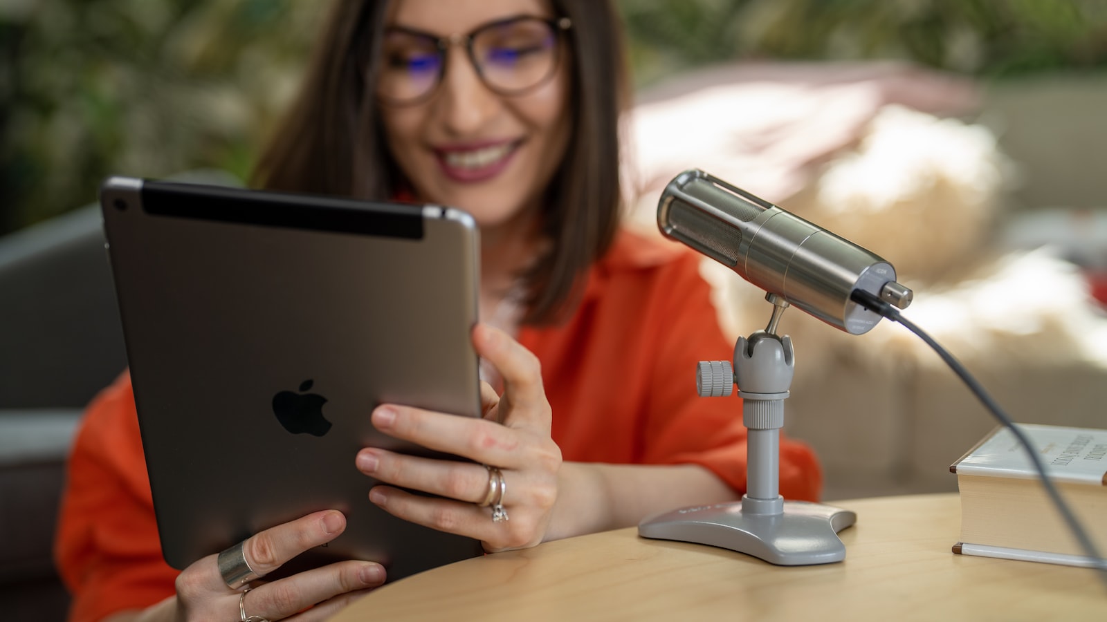 Read more about the article “Creating Immersive Virtual Reality Experiences: A DIY Approach”